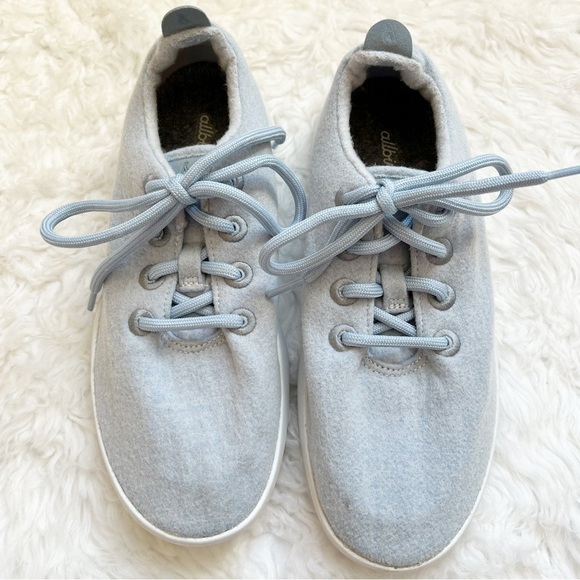 ALLBIRDS women’s wool runner shoes size 8 baby blue MSRP $98 - Picture 2 of 9